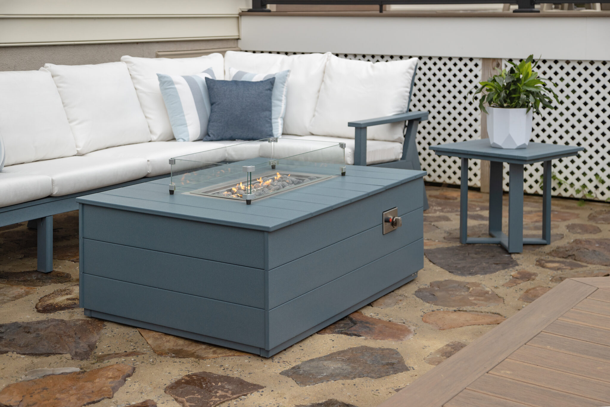 Simplicity Deep Seating Set With firetable