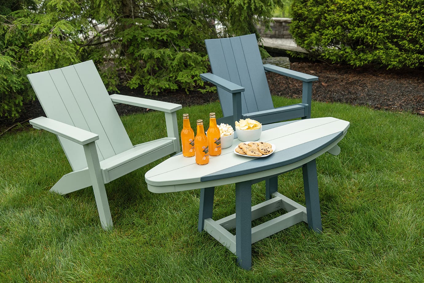 Simplicity Adirondack with Surfboard Table